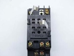 OMRON PYF10A-E 2-m4x10